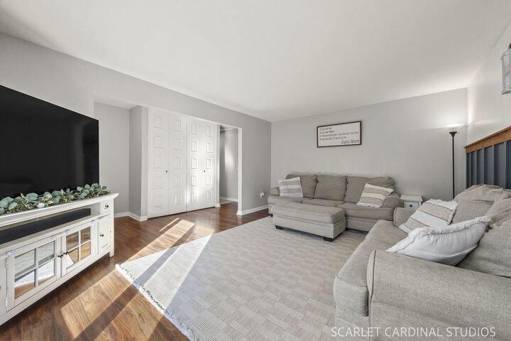 Property Photo:  27 Fieldpoint Road  IL 60538 
