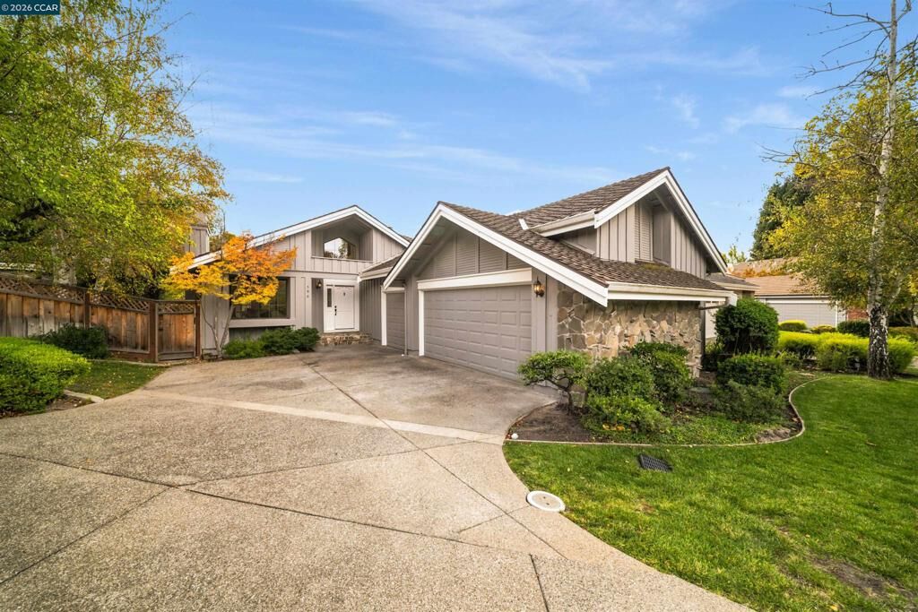 Property Photo: 596 Buttonwood Dr CA 94506