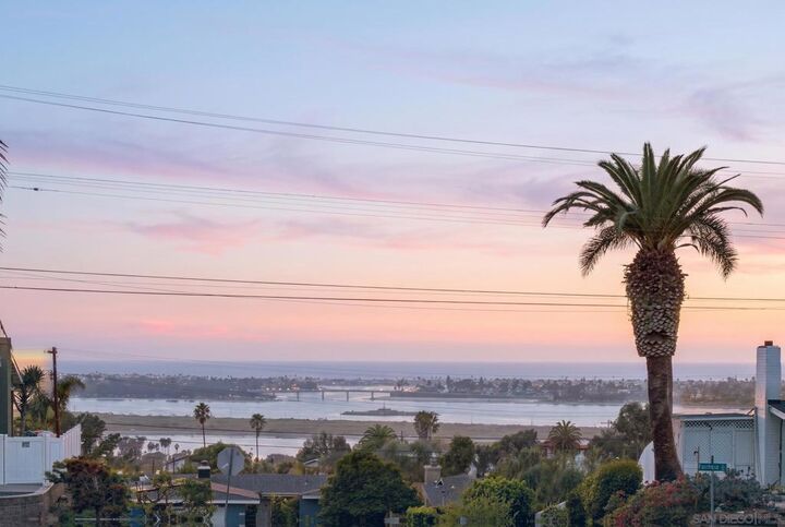 Property Photo:  2651 Arnott Street  CA 92110 