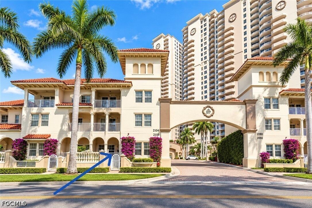 Property Photo:  2110 W 1st Street 101  FL 33901 