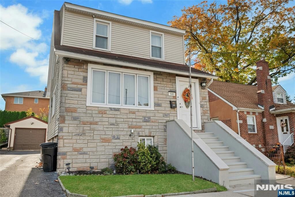 Property Photo:  500 Ridgefield Terrace  NJ 07657 