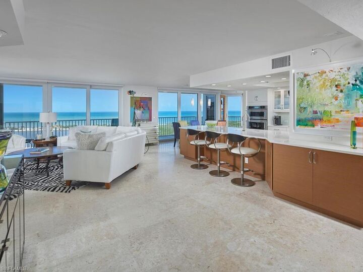 Property Photo:  5550 Heron Point Dr 1501  FL 34108 