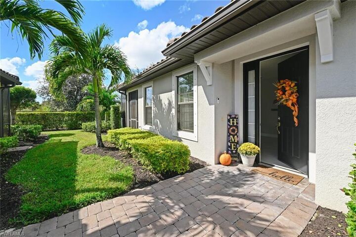 Property Photo:  8111 Calle Canovas St  FL 34114 