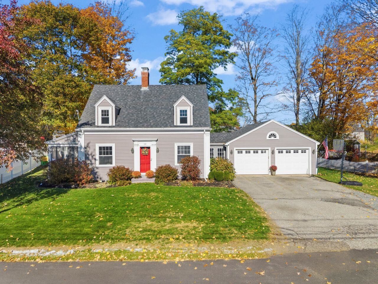 Property Photo:  10 Fairview Avenue  NH 03820 
