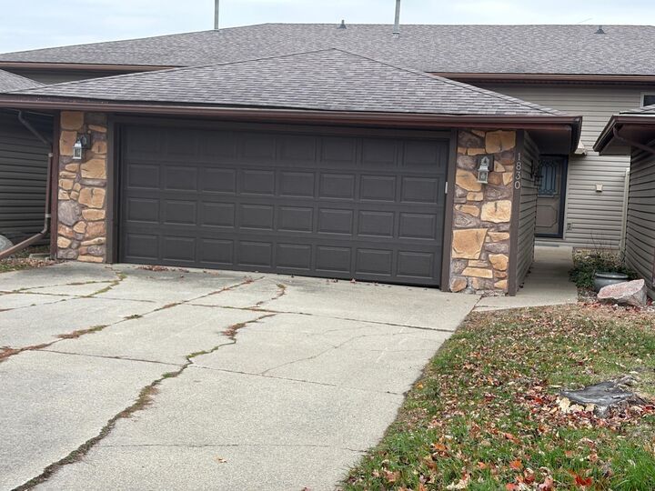 Property Photo:  1830 Lakewood Avenue  MN 56007 