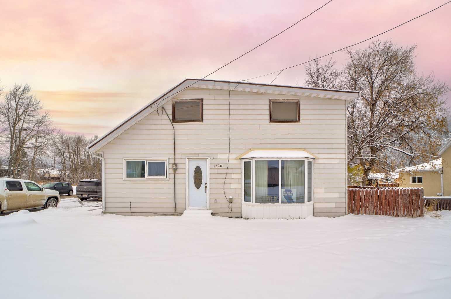 Property Photo: 13201 17 Avenue AB T0K 0E0