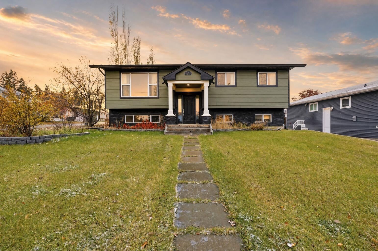 Property Photo:  21 Bruns Road  AB T4L 1N9 