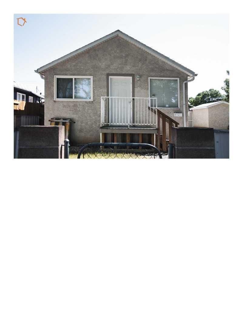 Property Photo:  305A 12C Street N  AB T1H 2M8 