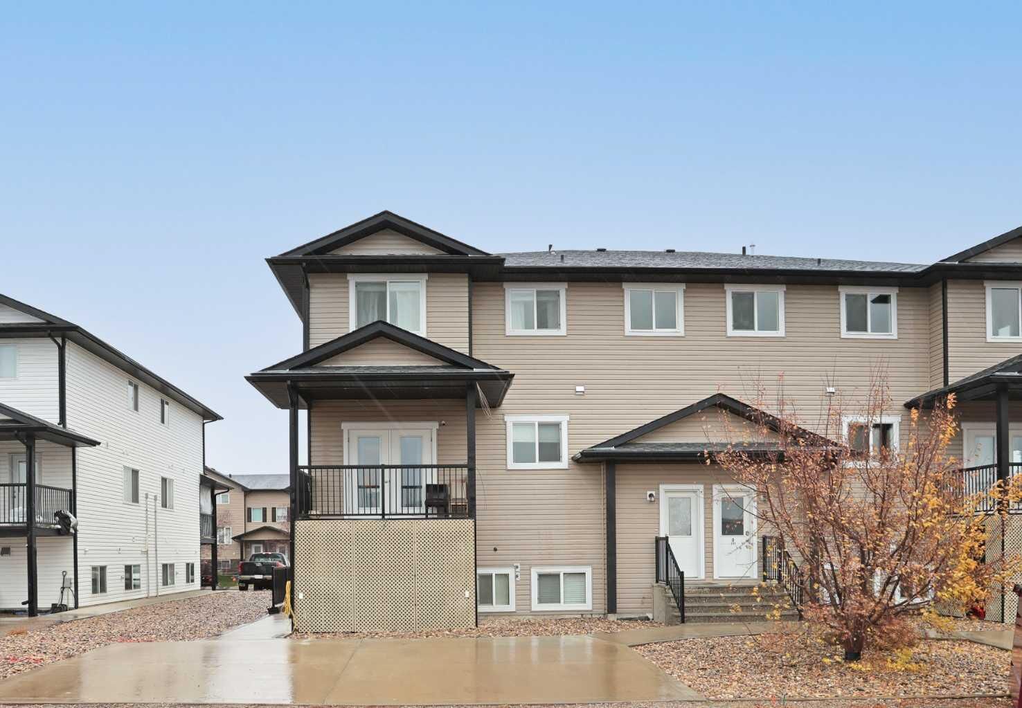 Property Photo: 211 17 Street E C AB T1R 1R2