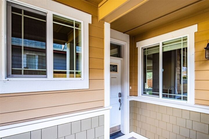 Property Photo: 4713 Helena Avenue SE WA 98503