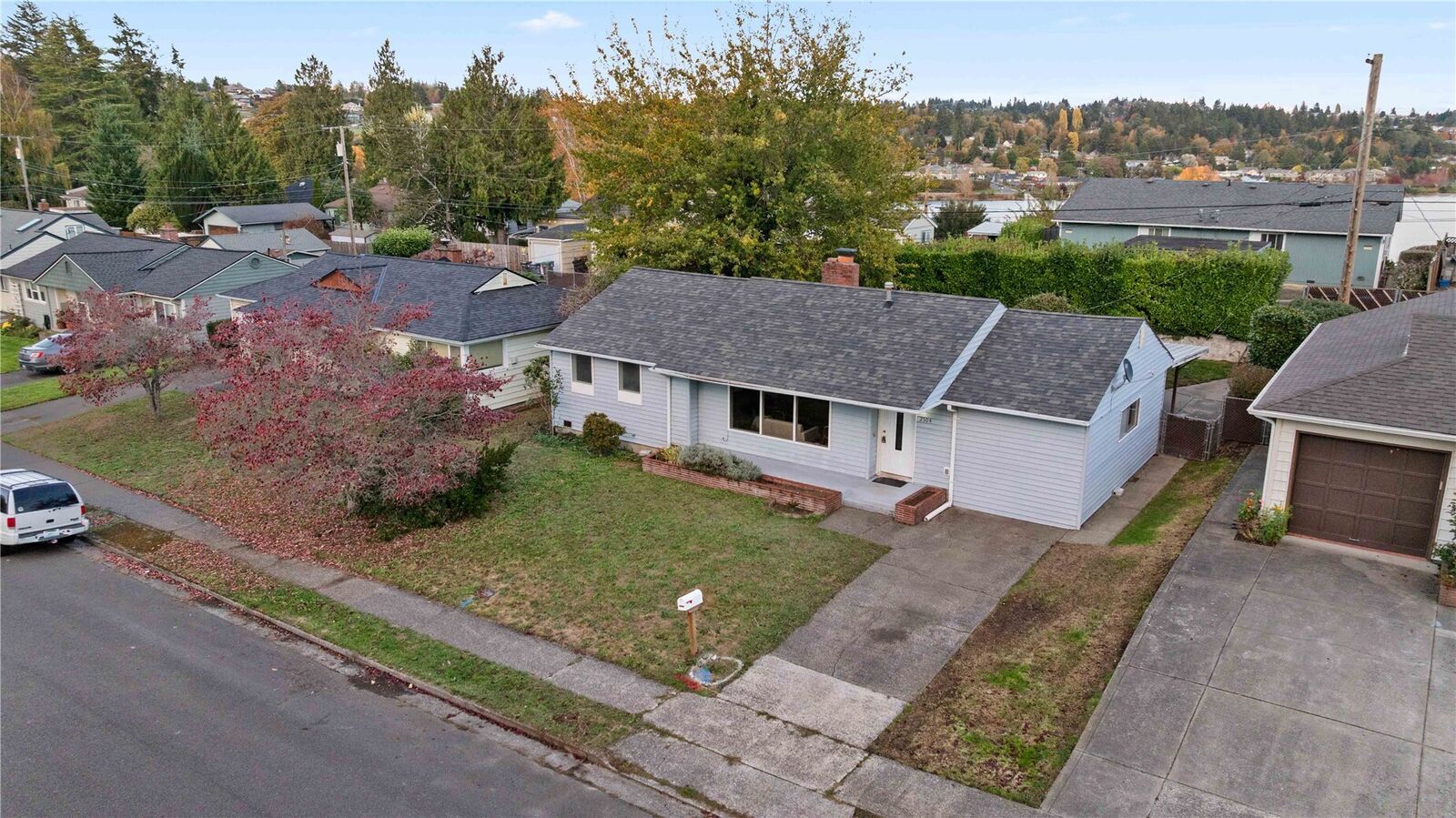 Property Photo: 2504 Veldee Avenue WA 98312
