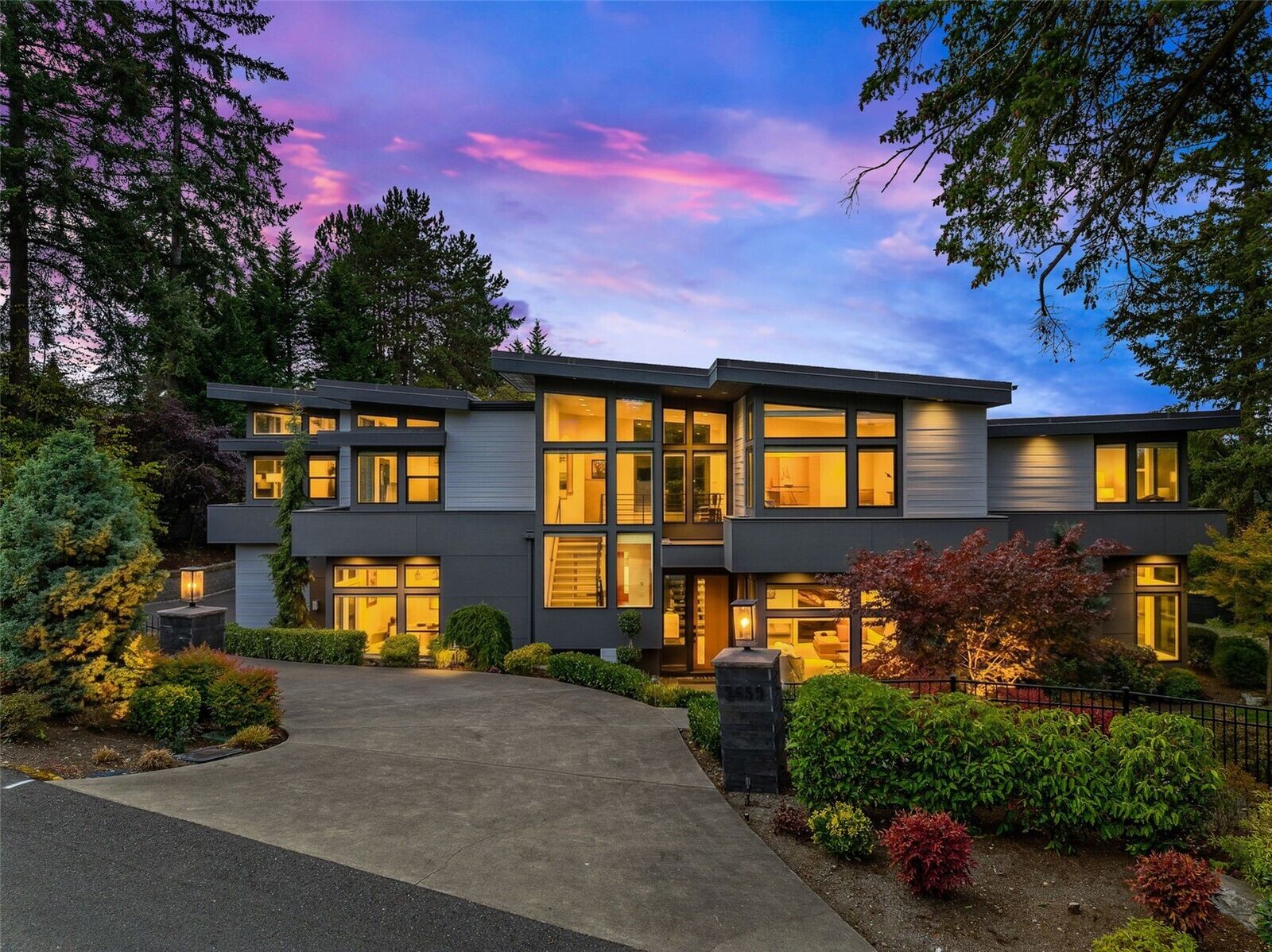 Property Photo:  2659  90th Ave NE  WA 98004 