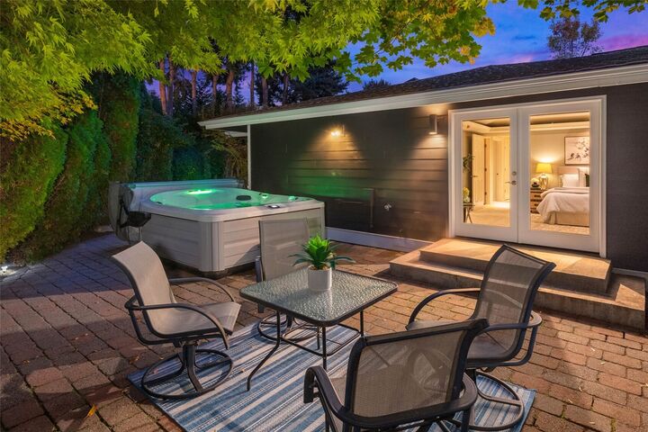 Property Photo:  24  Skagit Key  WA 98006 