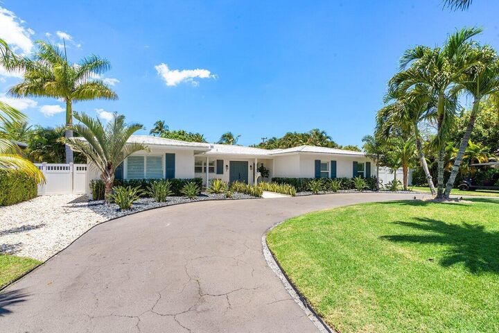 Property Photo:  319 NW 15th Street  FL 33444 