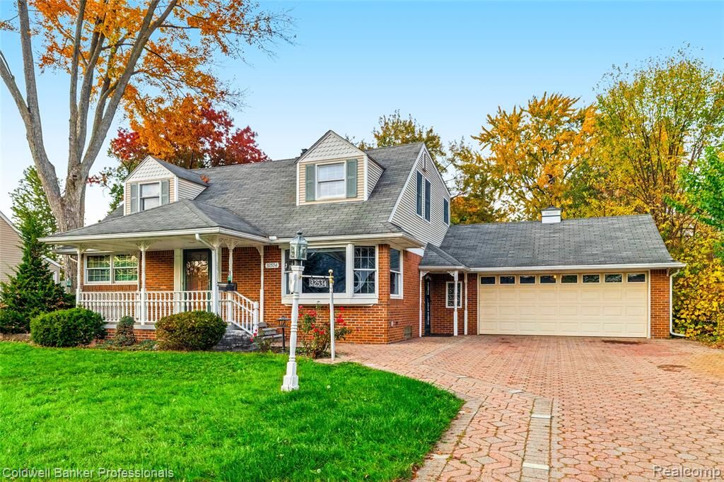 Property Photo:  32534 Rosslyn Avenue  MI 48135 
