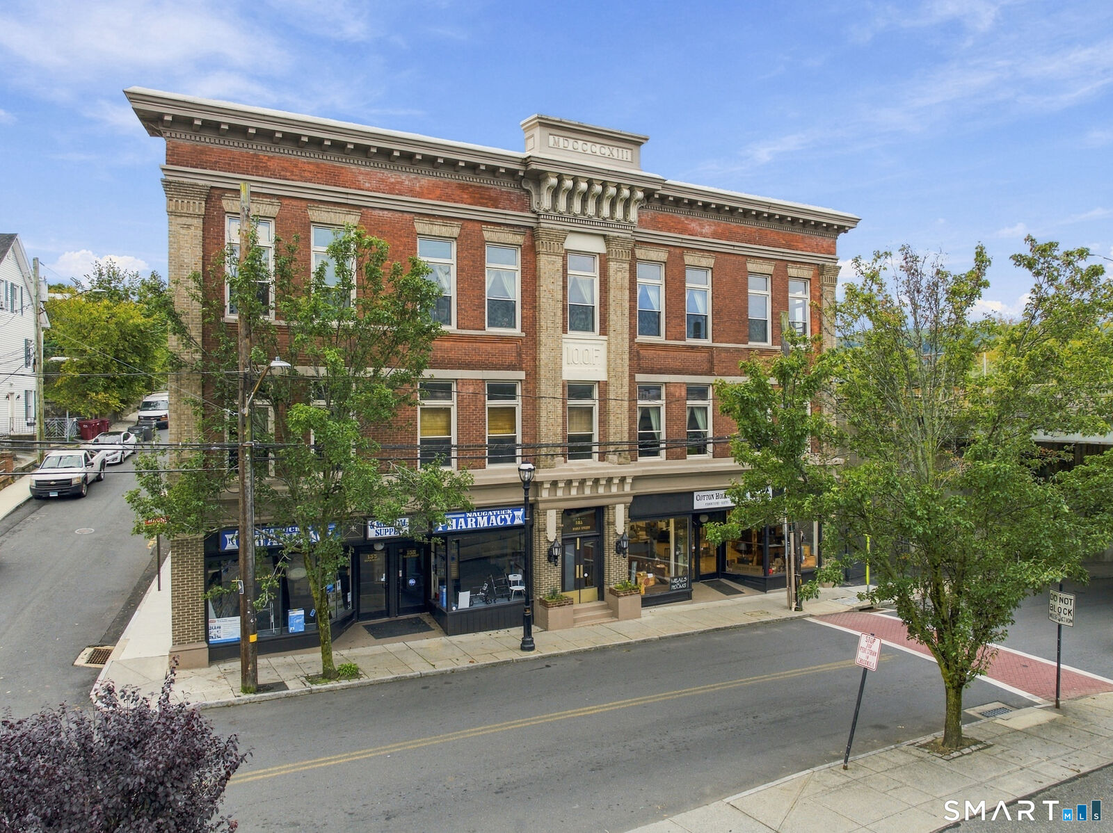 Property Photo:  155 Maple Street 3rd Floor  CT 06770 
