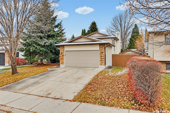 Property Photo:  106 Brunst Crescent  SK S7N 3S3 