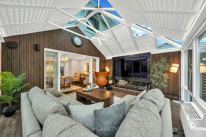 Property Photo:  630 Kilbirnie Place  ON L7L 2M4 
