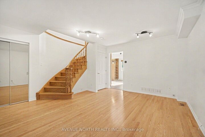 Property Photo:  82 Thornbury Crescent  ON K2G 6C3 
