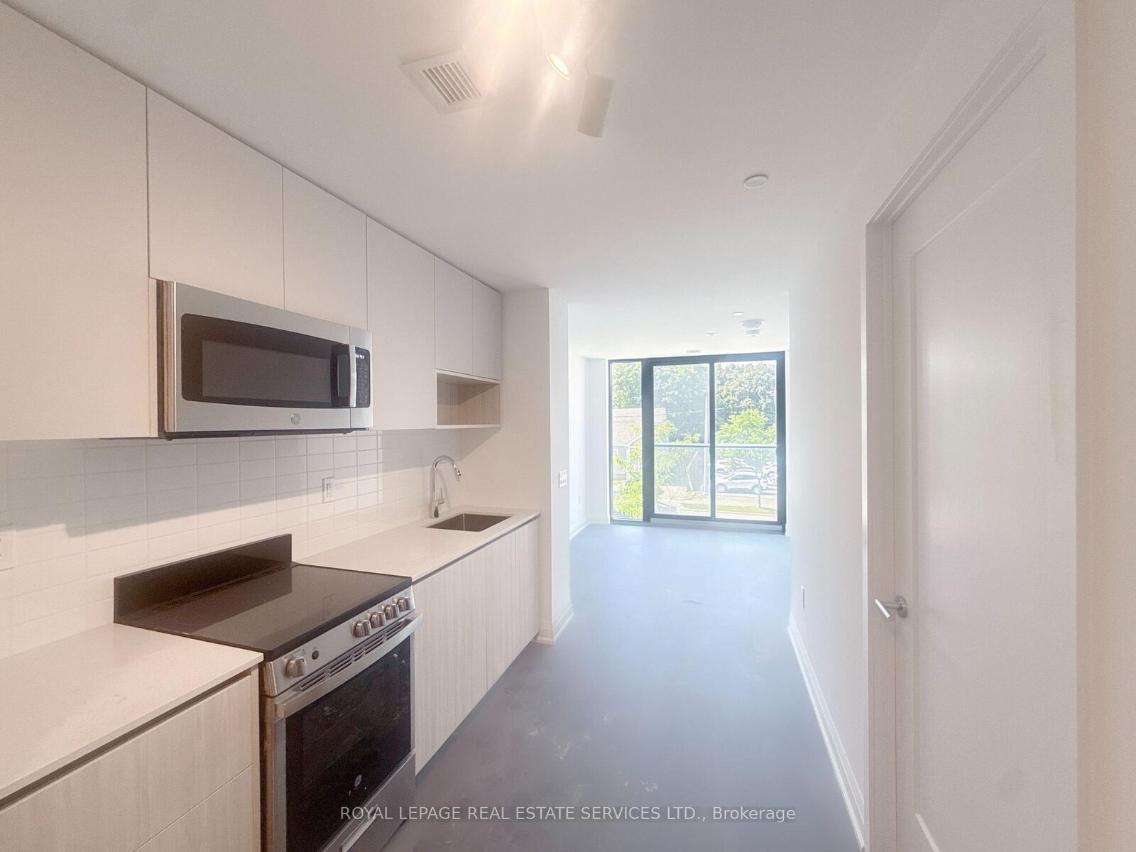 Property Photo:  799 The Queensway N/A 104 Upper  ON M8Z 0H3 