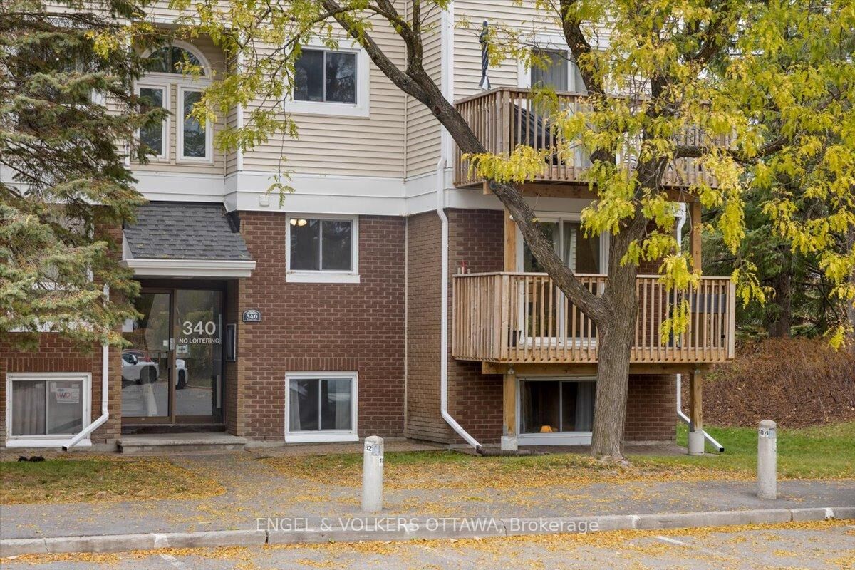 Property Photo: 340 Fenerty Court 4 ON K2L 3A8
