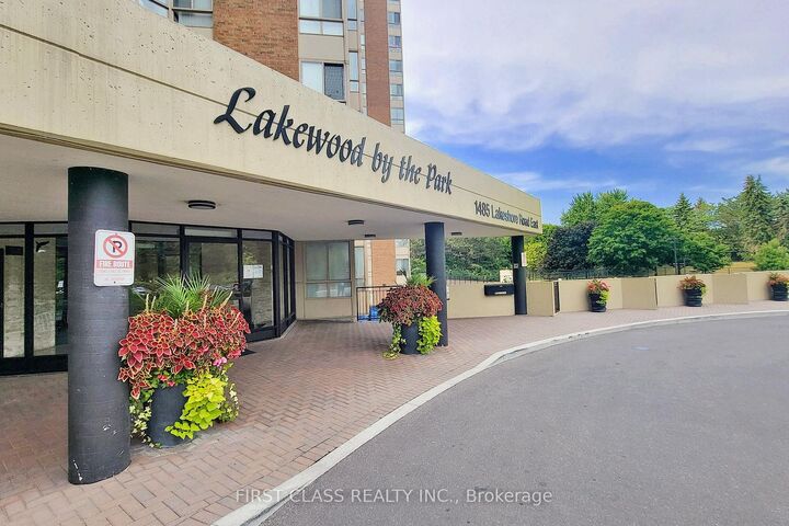 Property Photo: 1485 Lakeshore Road E 1117 ON L5E 3G2