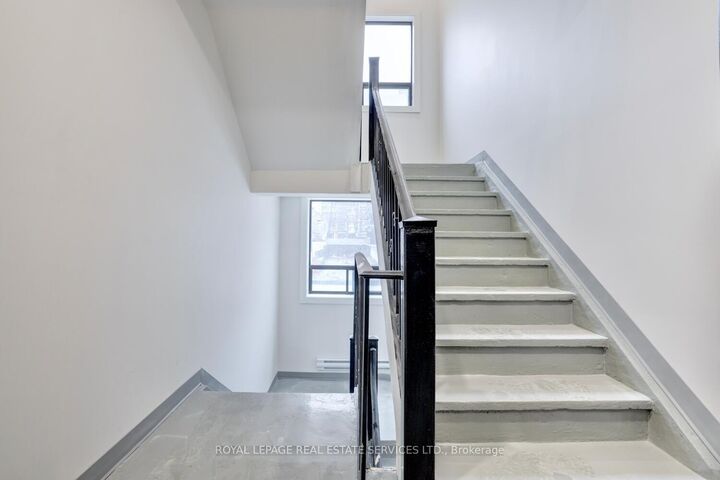 Property Photo:  20 Duke Street 4  ON L8P 1X1 