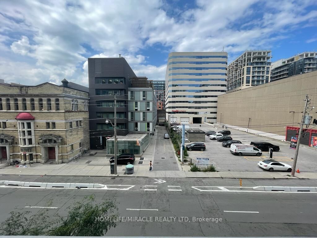 Photo de la propriété: 525 Adelaide Street W 310 ON M5V 1T6