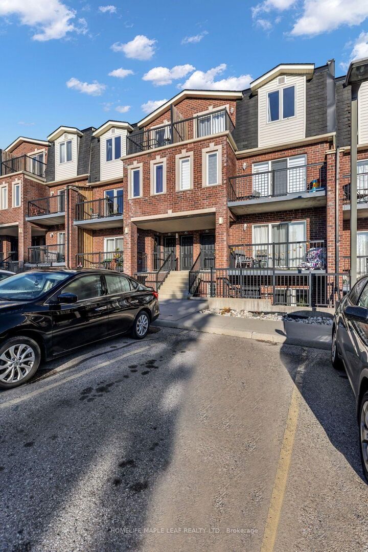 Property Photo:  45 Cedar Hill Crescent 3D  ON N2E 0A2 