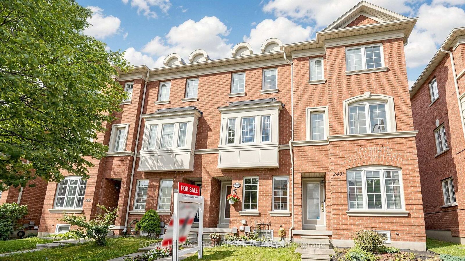 Property Photo:  2433 Bur Oak Avenue  ON L6B 1G3 