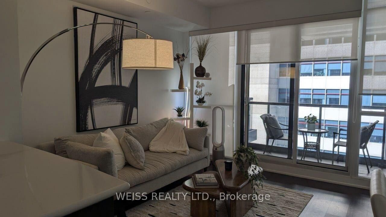 Property Photo:  30 Roehampton Avenue 609  ON M4P 0B9 