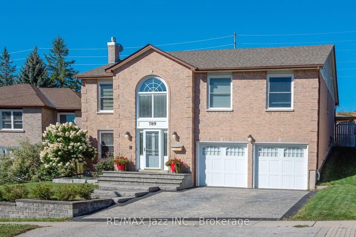 Property Photo: 789 Lochness Crescent ON L1J 7R2
