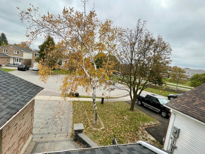 Property Photo:  40 Plumridge Court  ON L1S 3Z8 