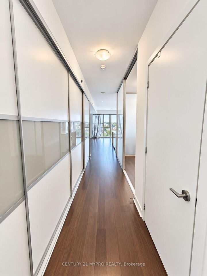 Property Photo:  156 Portland Street 704  ON M5V 0G1 
