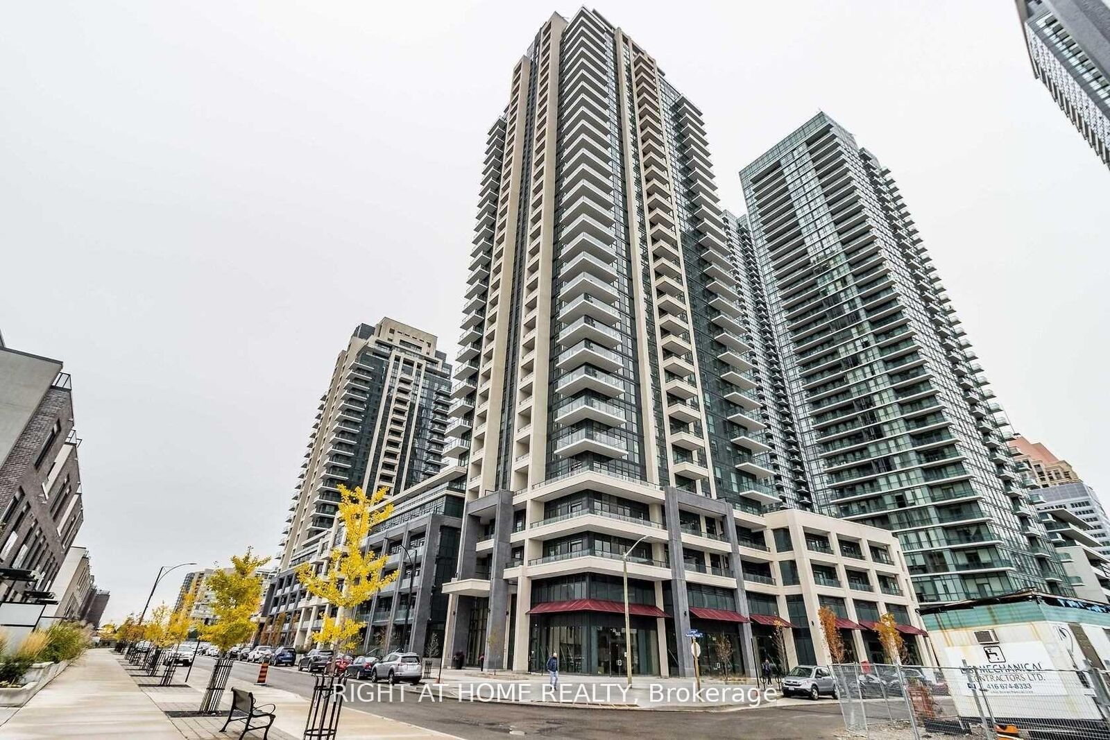 Property Photo: 4055 Parkside Village Drive 3116 ON L5B 0K8