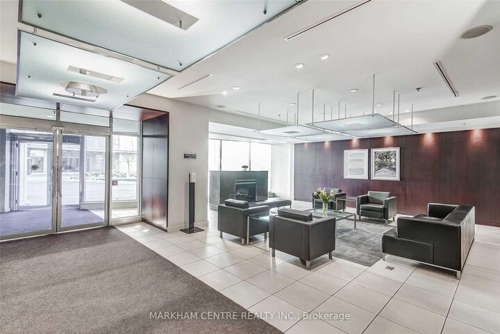 Property Photo:  36 Lee Centre Drive 2102  ON M1H 3K2 