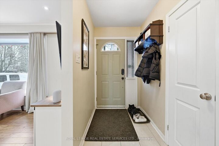 Property Photo: 464 Tower Drive ON L6L 4R3