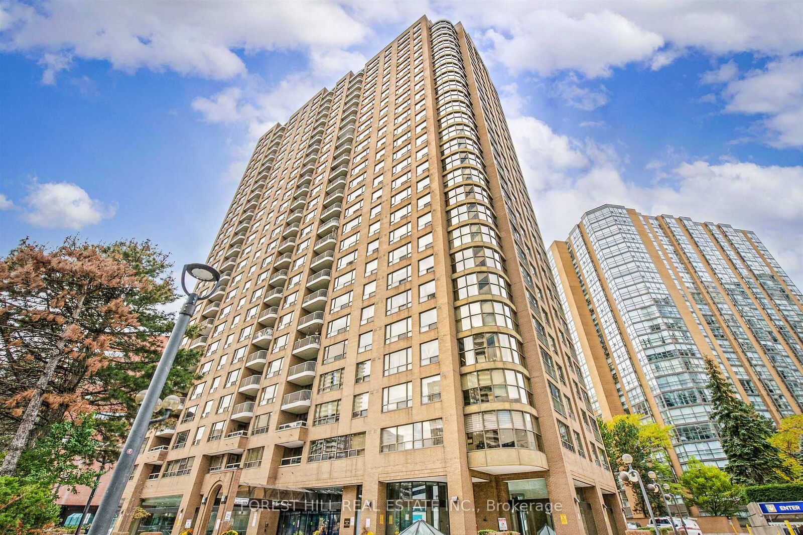Property Photo:  100 Upper Madison Avenue 2604  ON M2N 6M4 