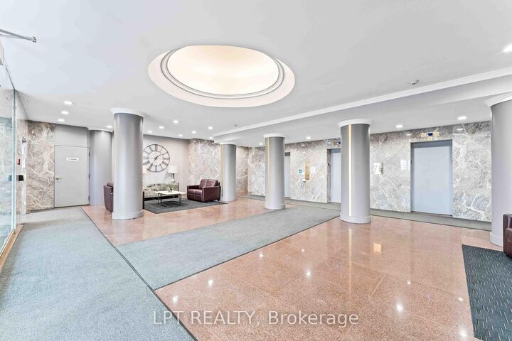 Property Photo:  545 St Laurent Boulevard 2806  ON K1K 4H9 