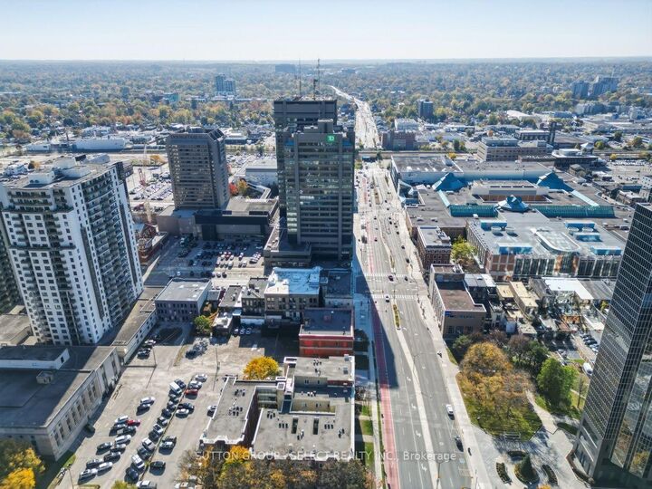 Property Photo:  272 Dundas Street 203  ON N6B 1T6 