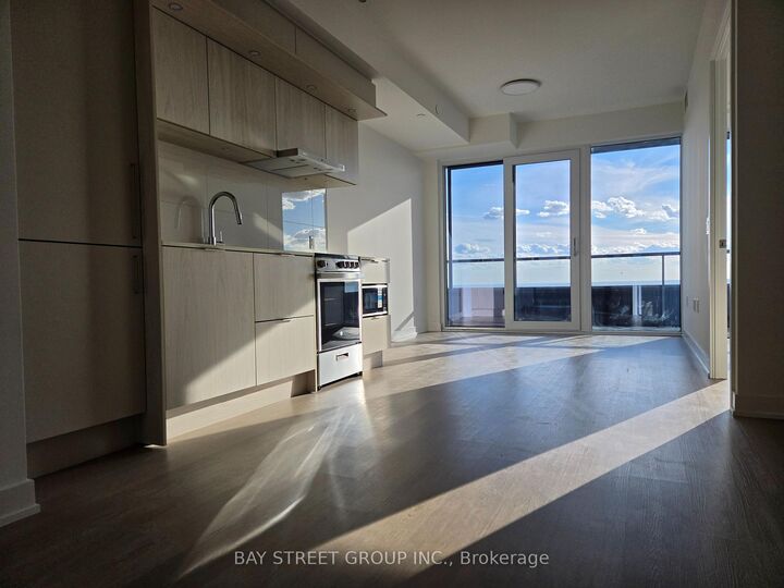 Property Photo:  448 Burnhampthrope Road 7201  ON L5B 0R4 