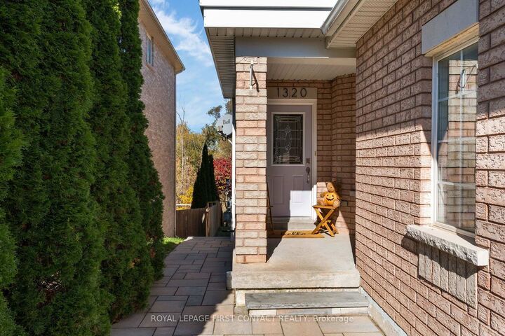 Property Photo: 1320 Fox Hill Street ON L9S 4Y6