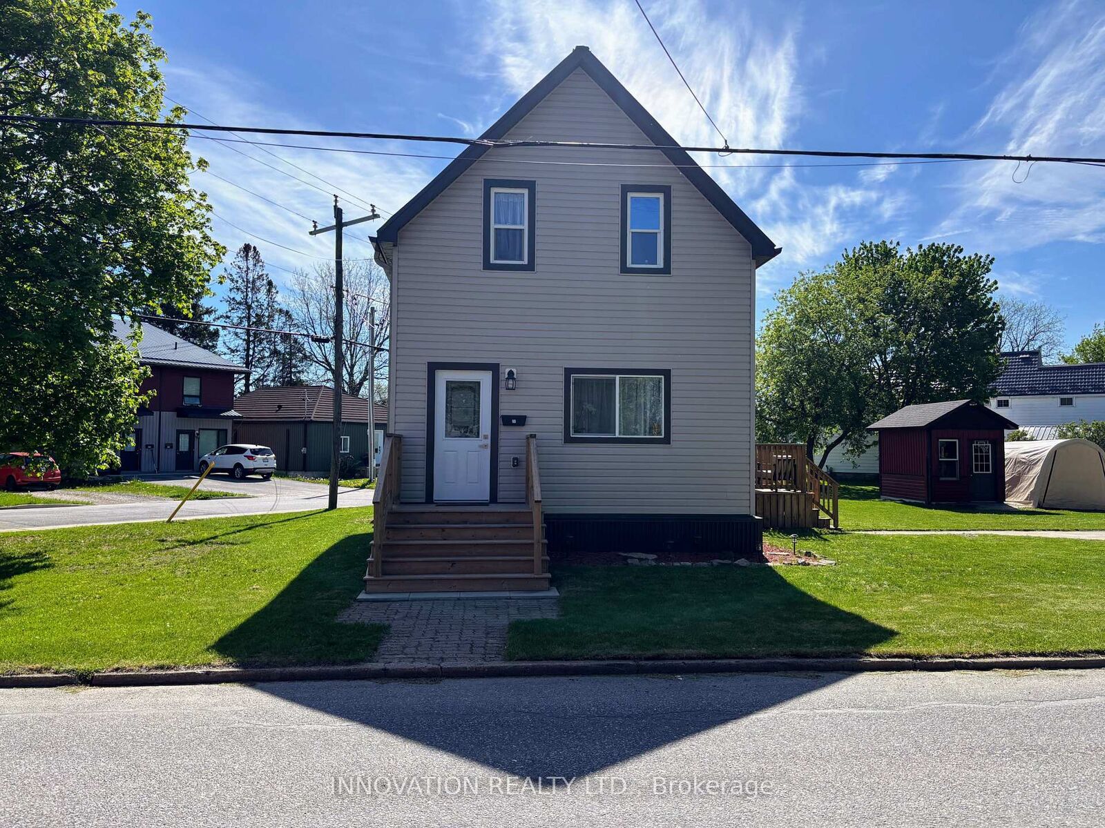 Property Photo: 27 Anne Street ON K7A 2R1