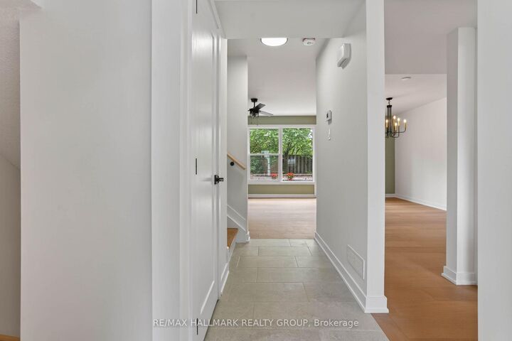 Property Photo:  660 Hochelaga Street 44  ON K1K 2E9 
