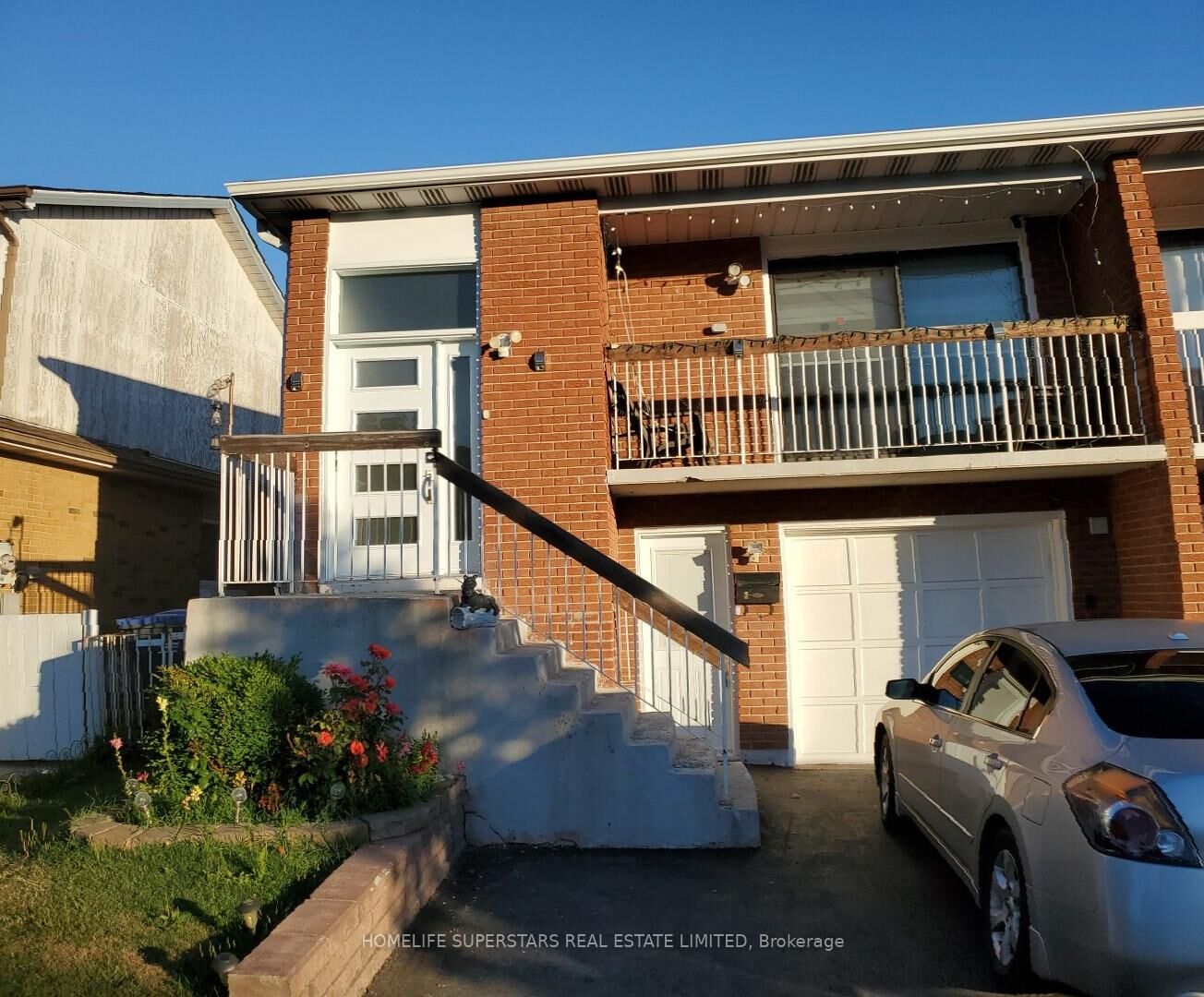 Property Photo: 6 Elderwood Place ON L6V 3N3