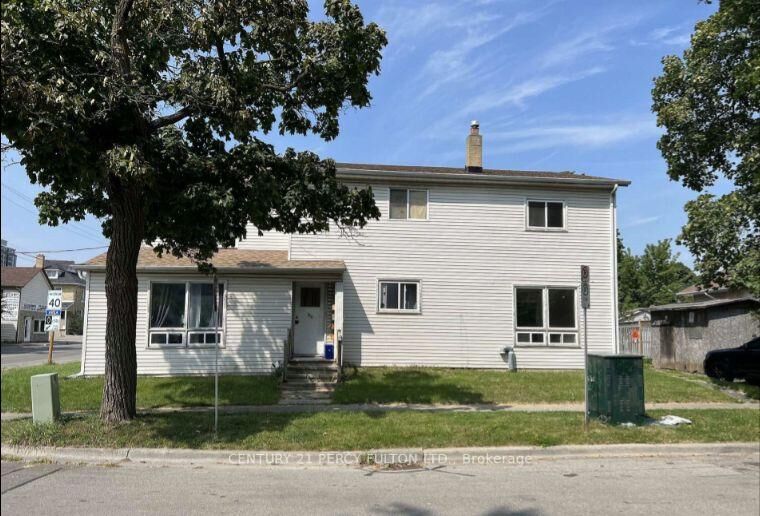 Property Photo:  86 Brock Street E  ON L1G 1S1 