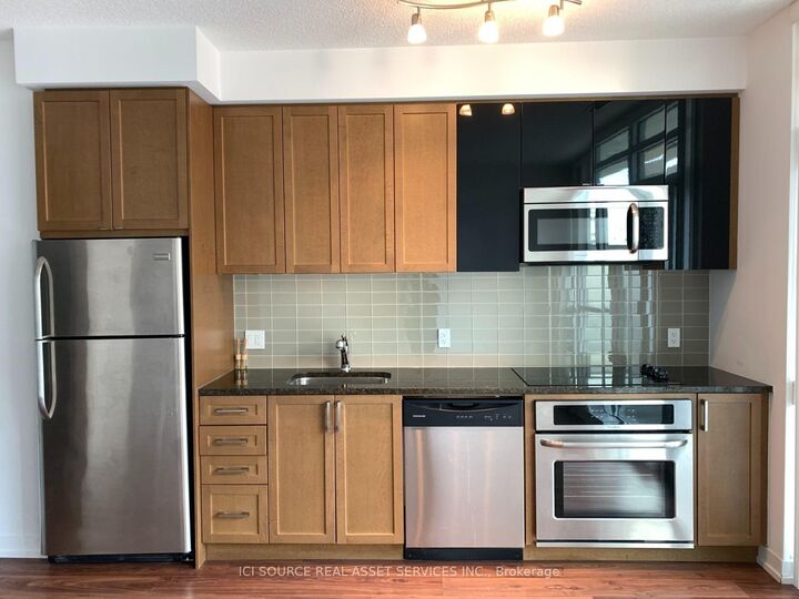 Property Photo:  89 Dunfield Avenue 708  ON M4S 0A4 