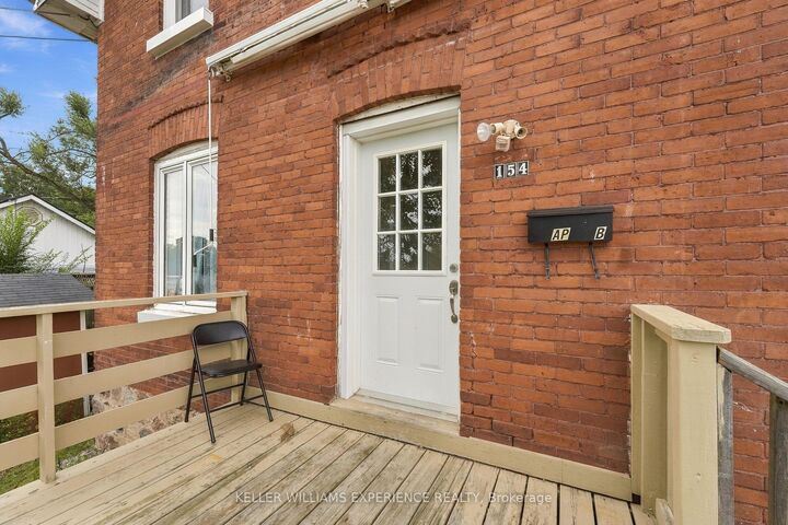 Property Photo: 154 Fifth Street ON L4R 3V9