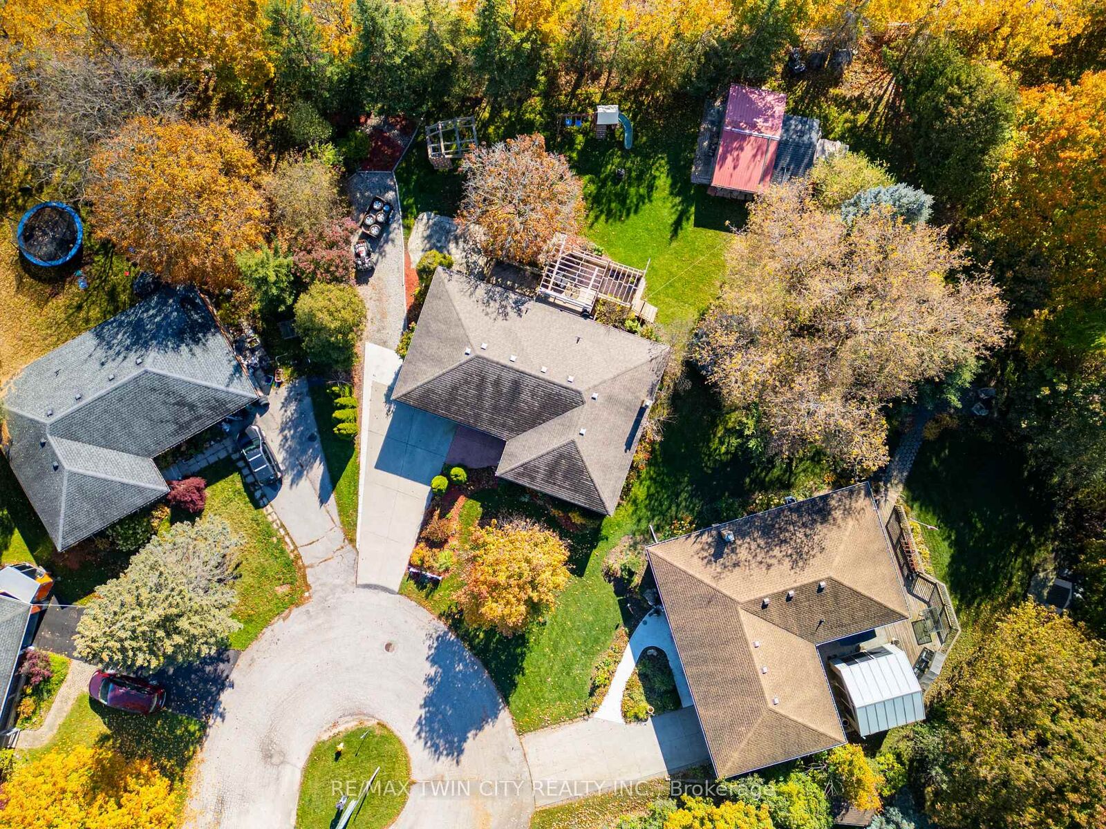 Property Photo: 24 Harlew Crescent ON N3A 2H6