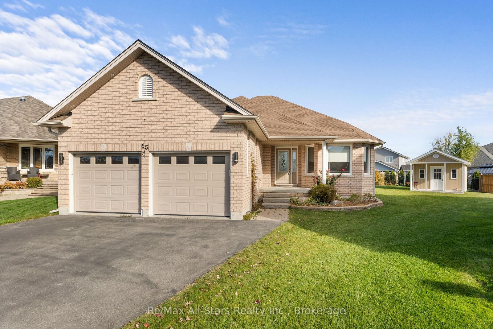 Property Photo: 65 Liam Street ON K9V 0J4